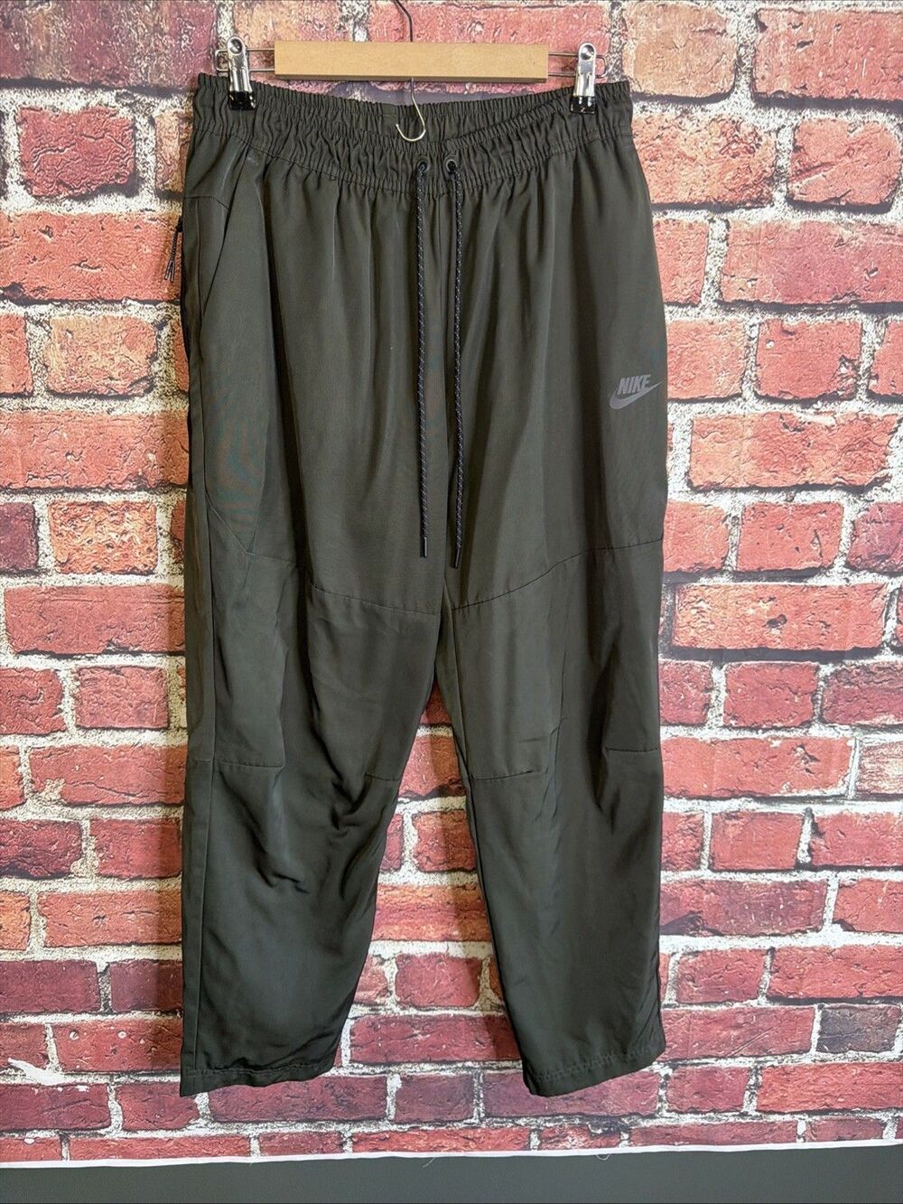 Nike Repel Tech Lined Pants Joggers Mens Size XL Green CU4487-355 Windrunner